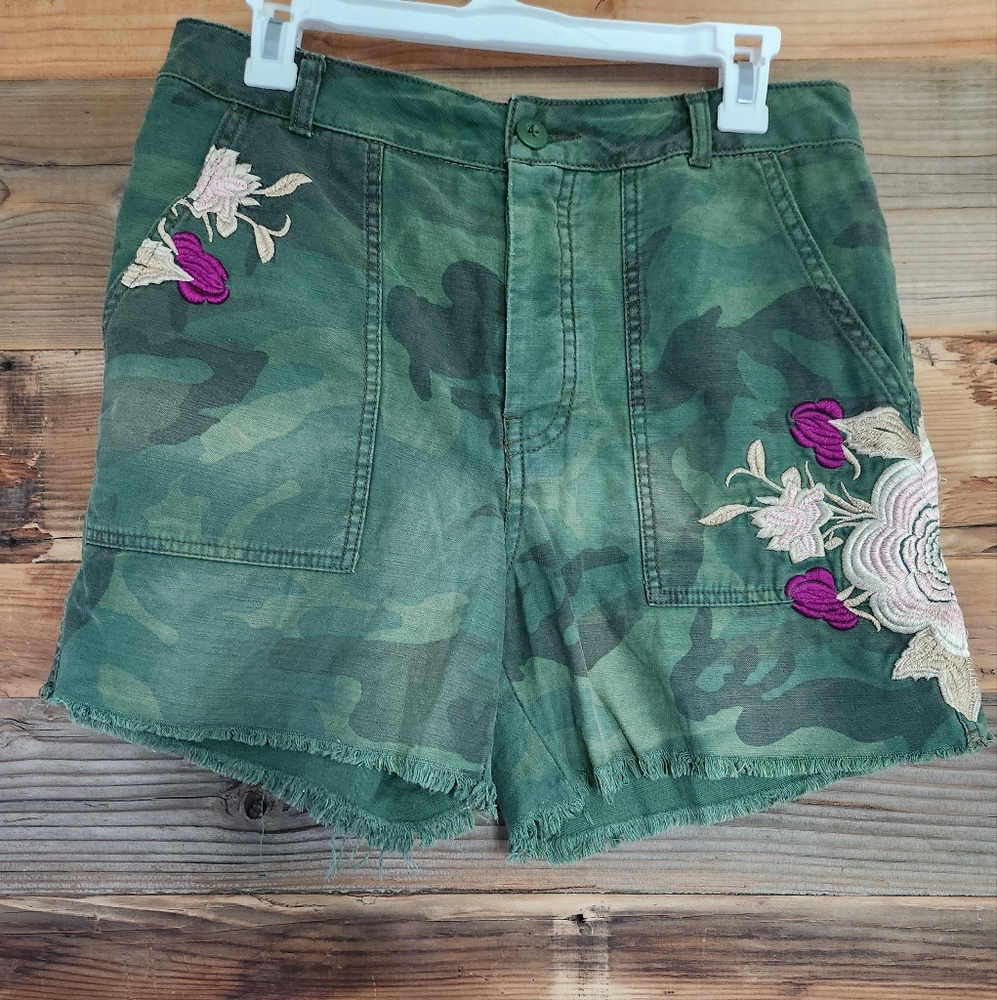 Free People Embroidered Green Camo Flower Scout Shorts - Picture 4 of 8